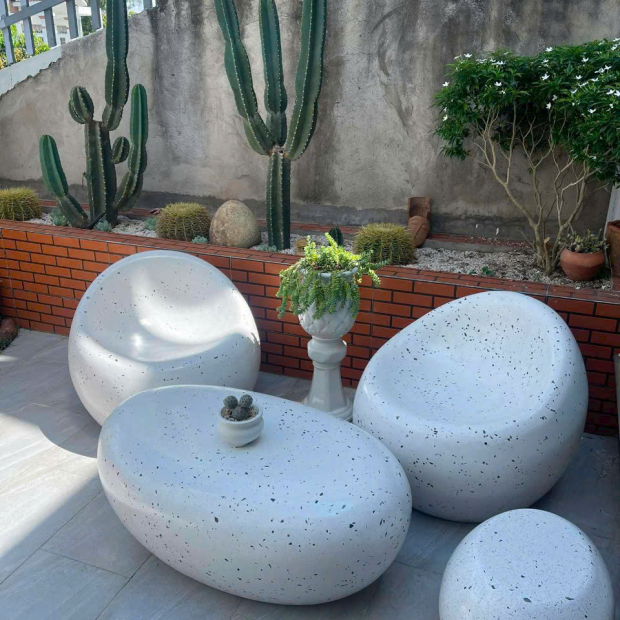 Bộ Bàn Ghế Bê Tông Đá Mài Terrazzo Dạng Sỏi – Xưởng Sản Xuất Giá Tốt TPHCM