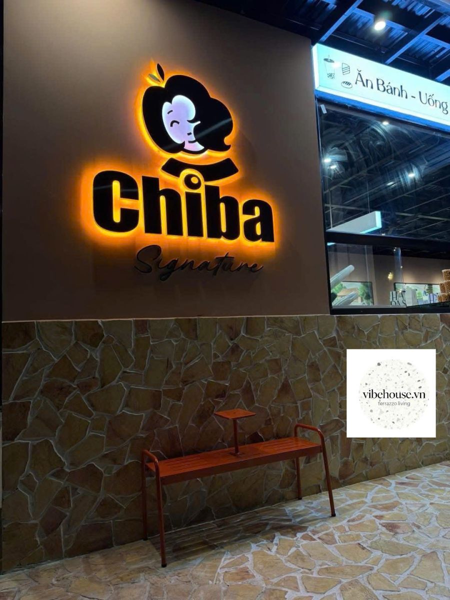 Bàn Giao Bàn Mặt Gỗ Chân Đá Terrazzo Cho Chiba Signature
