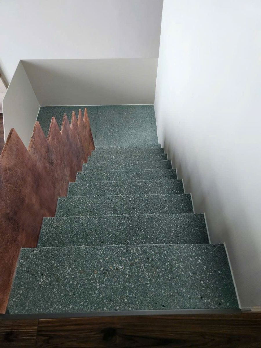 định vị khe co giãn sàn đá mài terrazzo